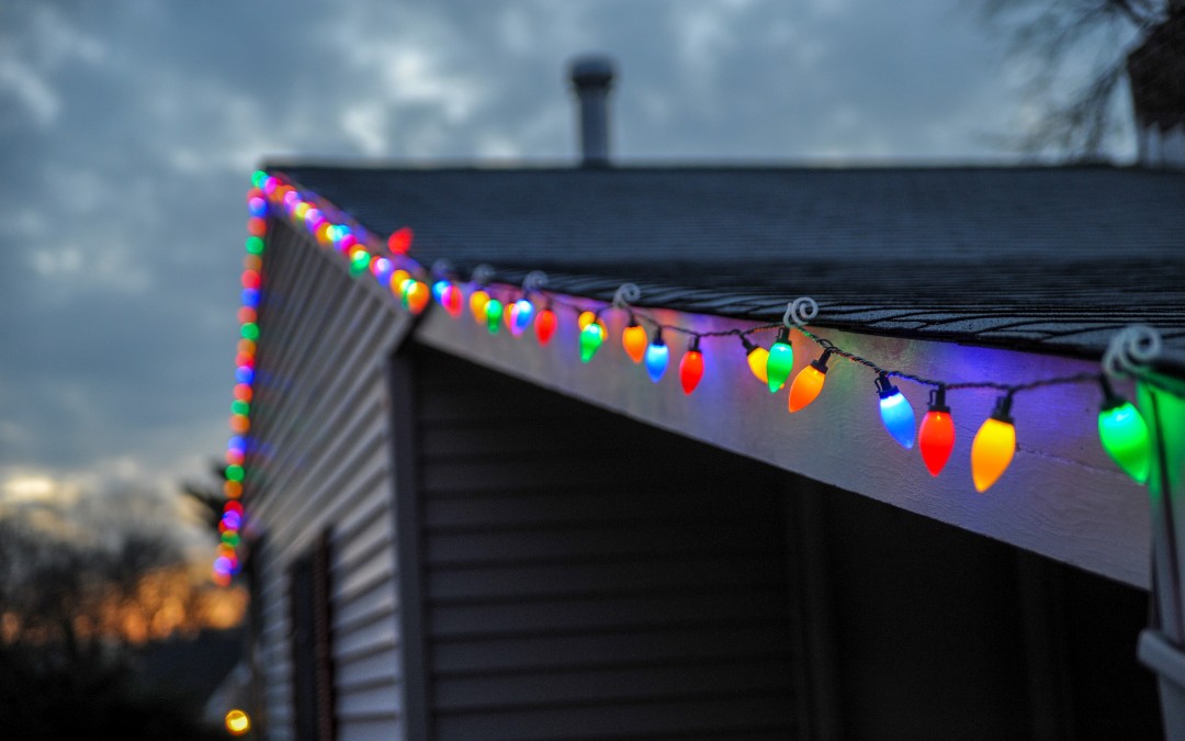 Setting up Your Outdoor Christmas Decorations